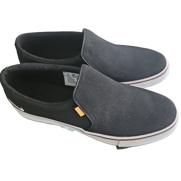 Nike size 9.5 - Picture 8 of 14